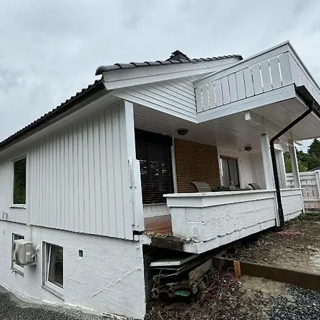 Classic 4 Bedrooms, 9 Guest Kjeller * Lillestrøm