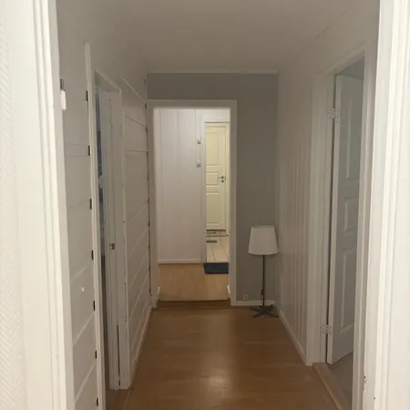 Classic 4 Bedrooms, 9 Guest Kjeller Apartmán *